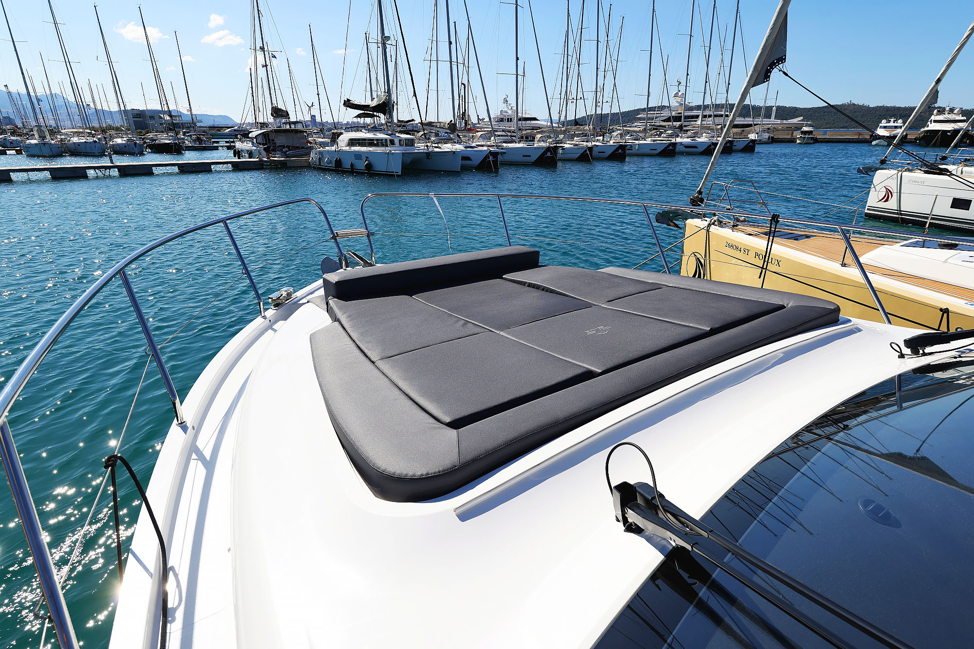 Sealine C390 — photo 11