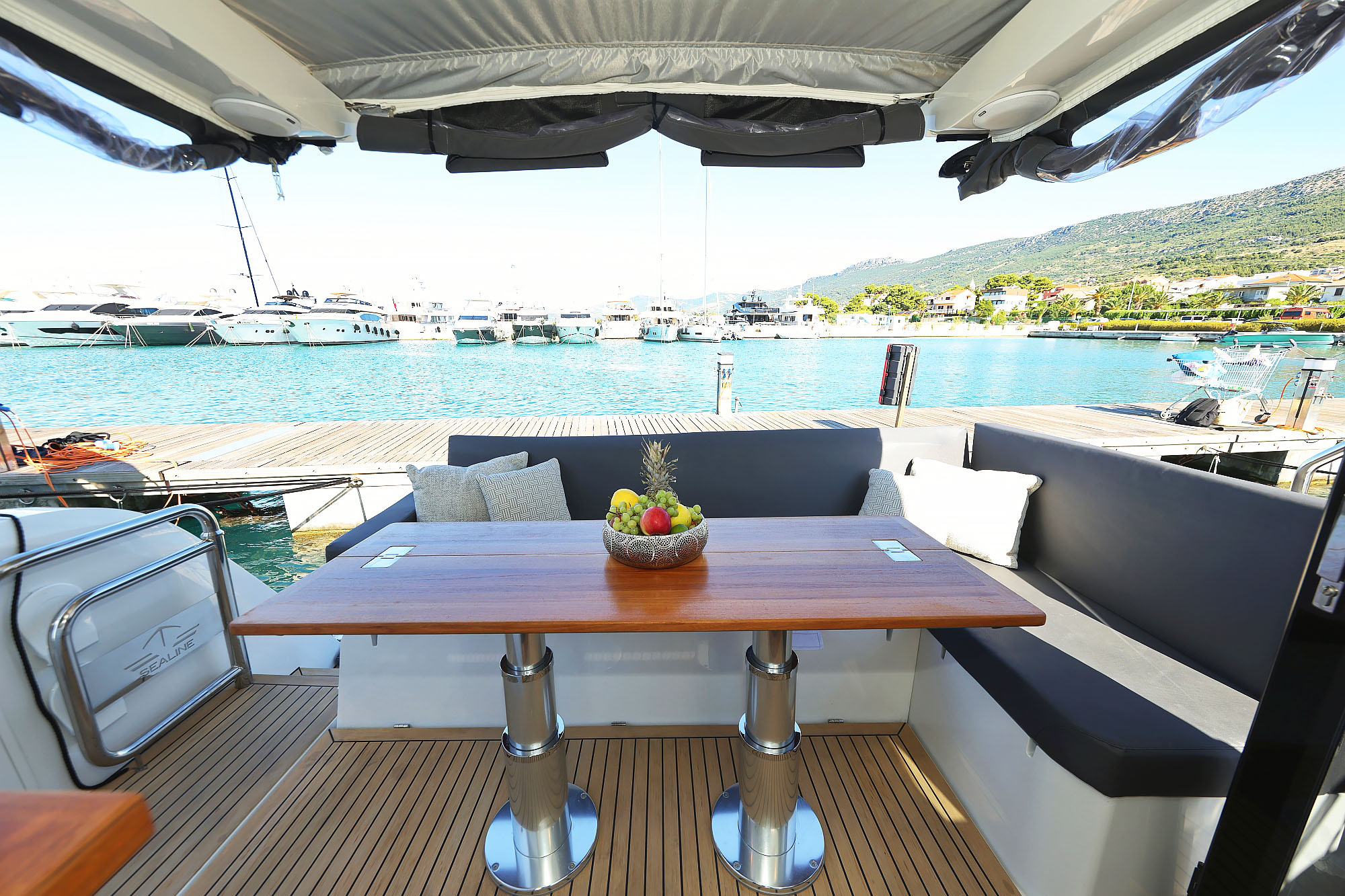 Sealine C390 — photo 12