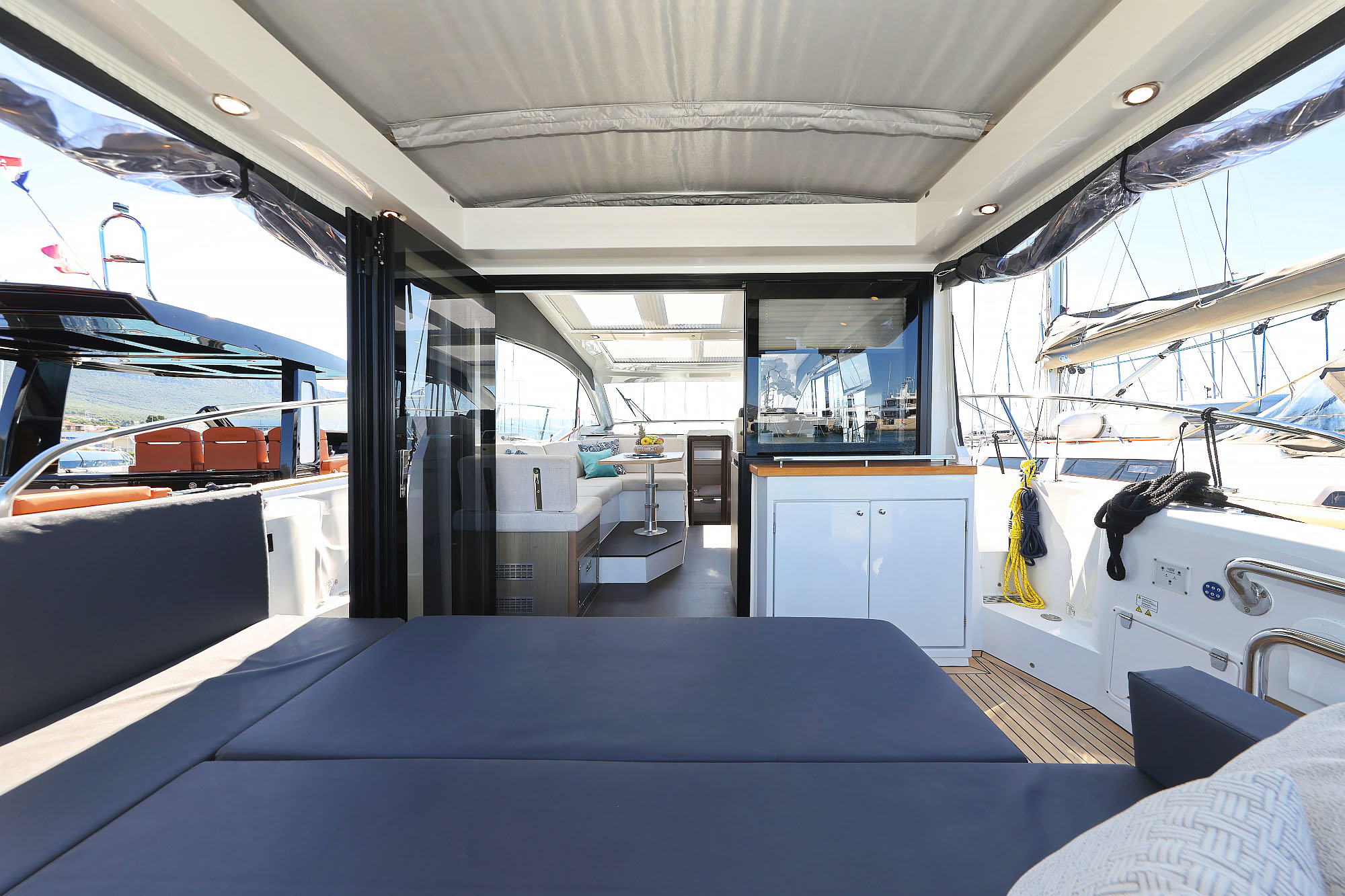 Sealine C390 — photo 17