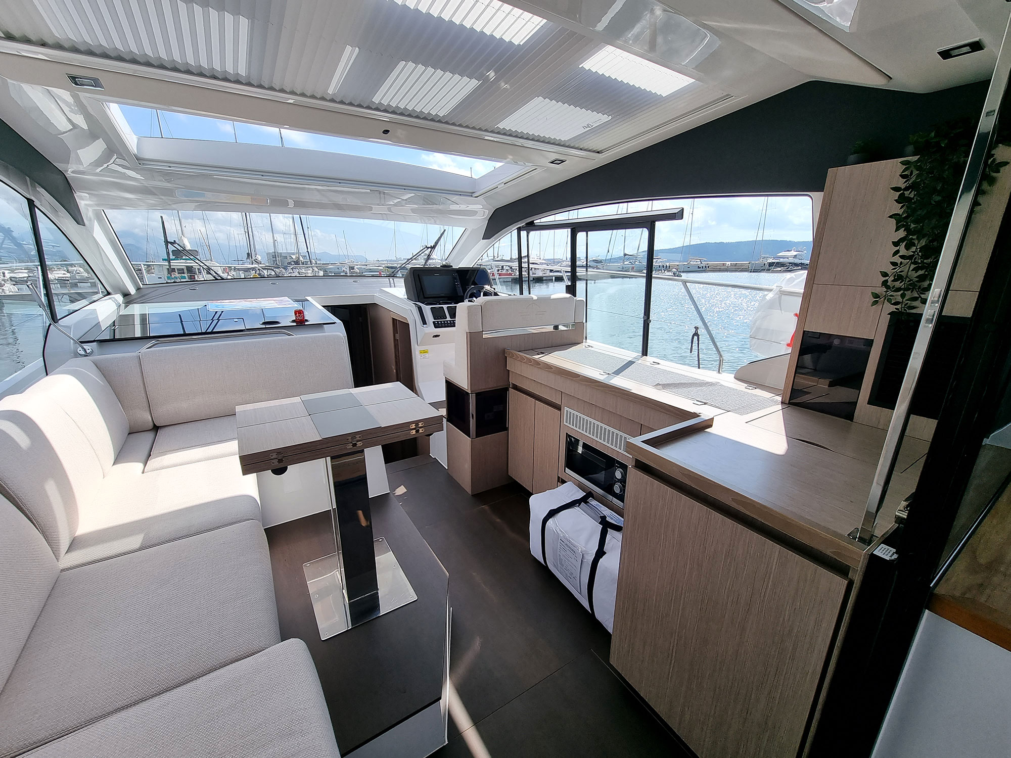Sealine C390 — photo 19