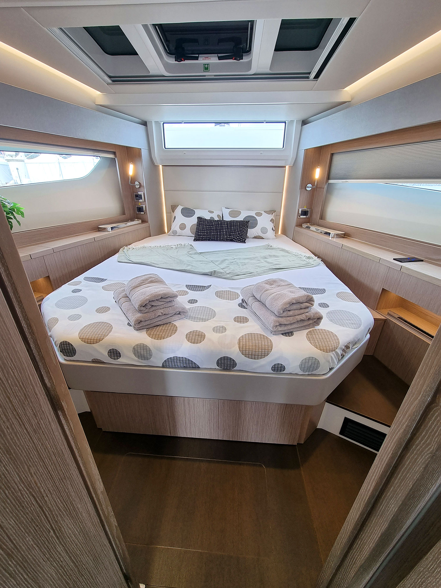 Sealine C390 — photo 29