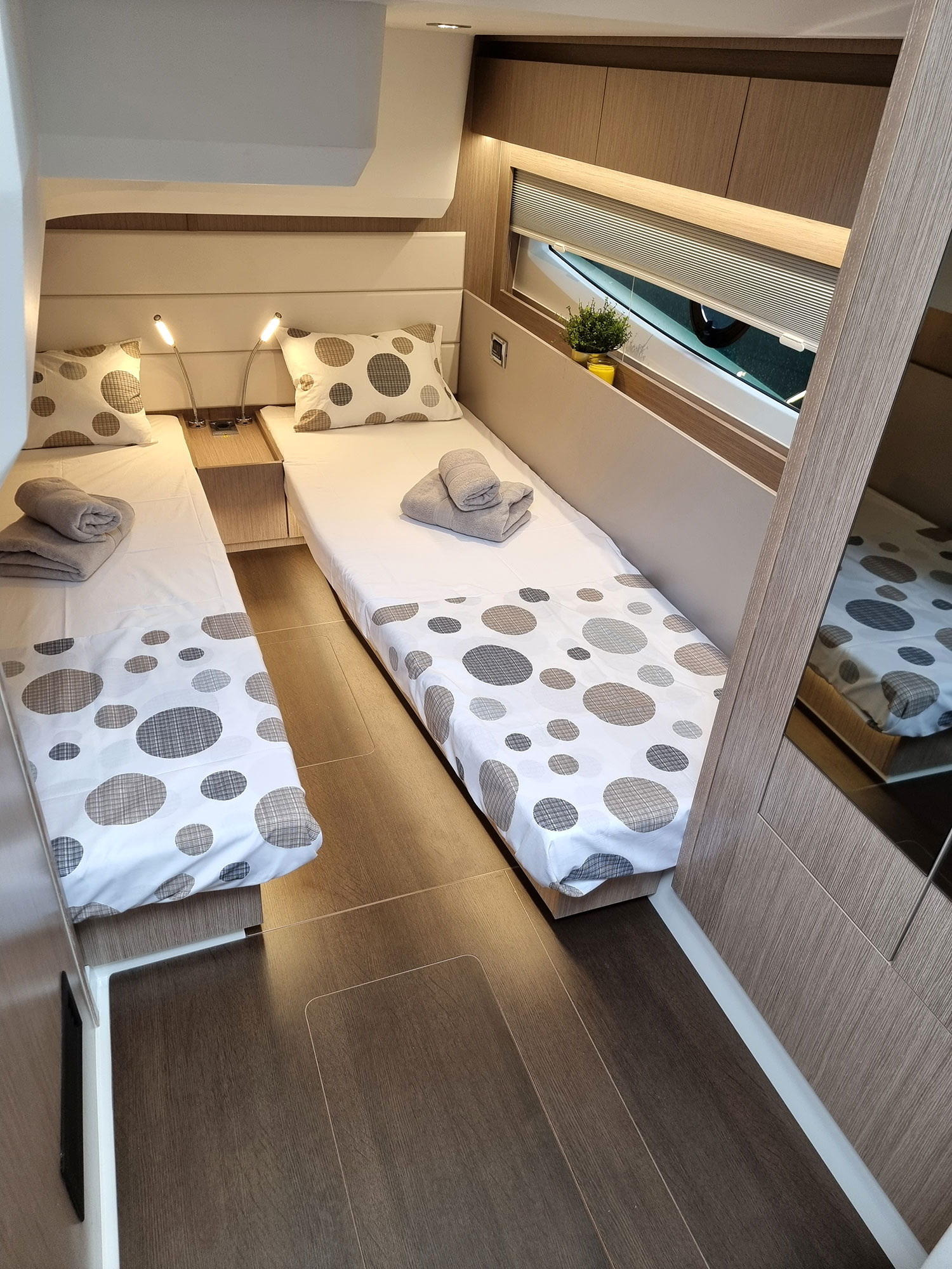 Sealine C390 — photo 30