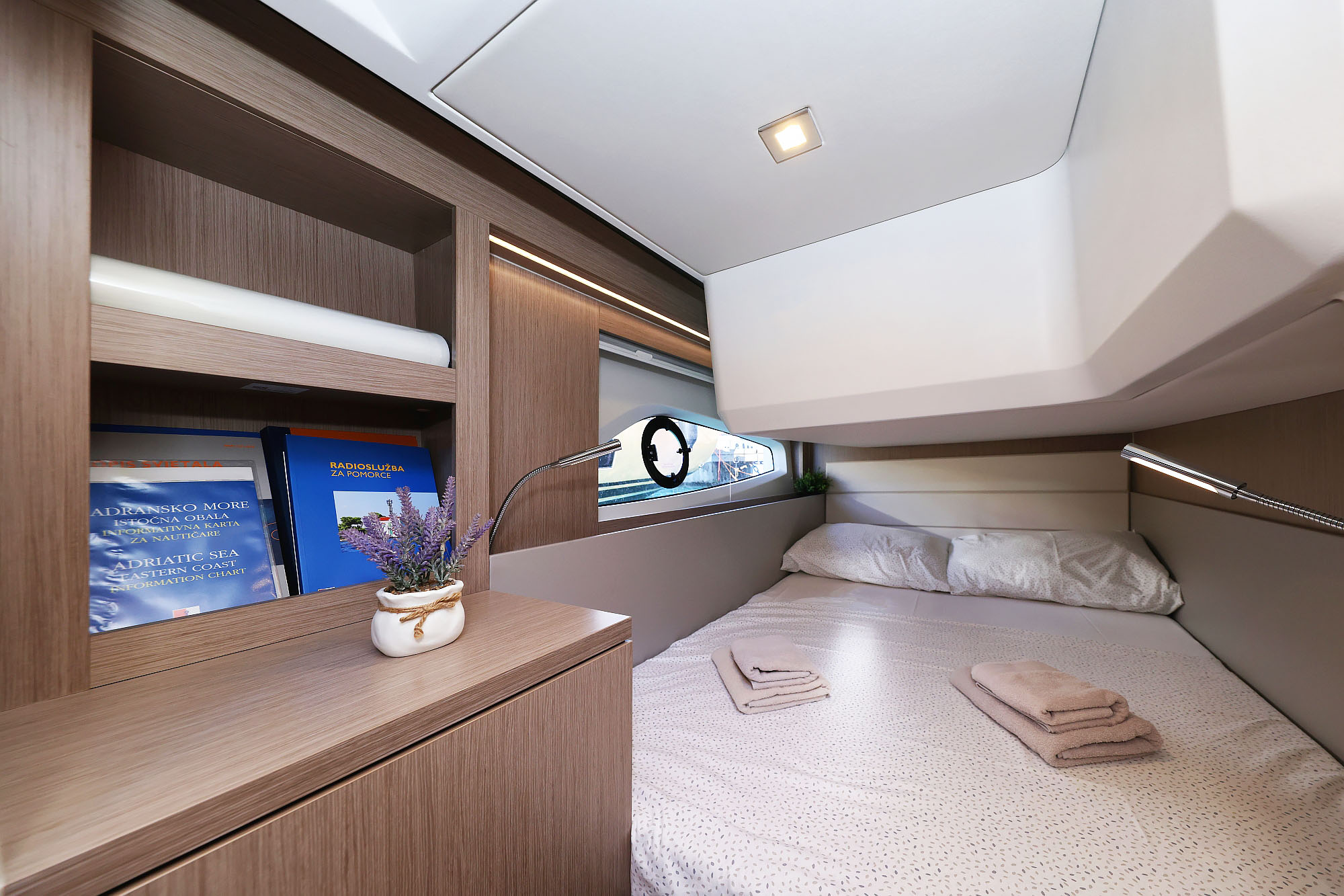 Sealine C390 — photo 41