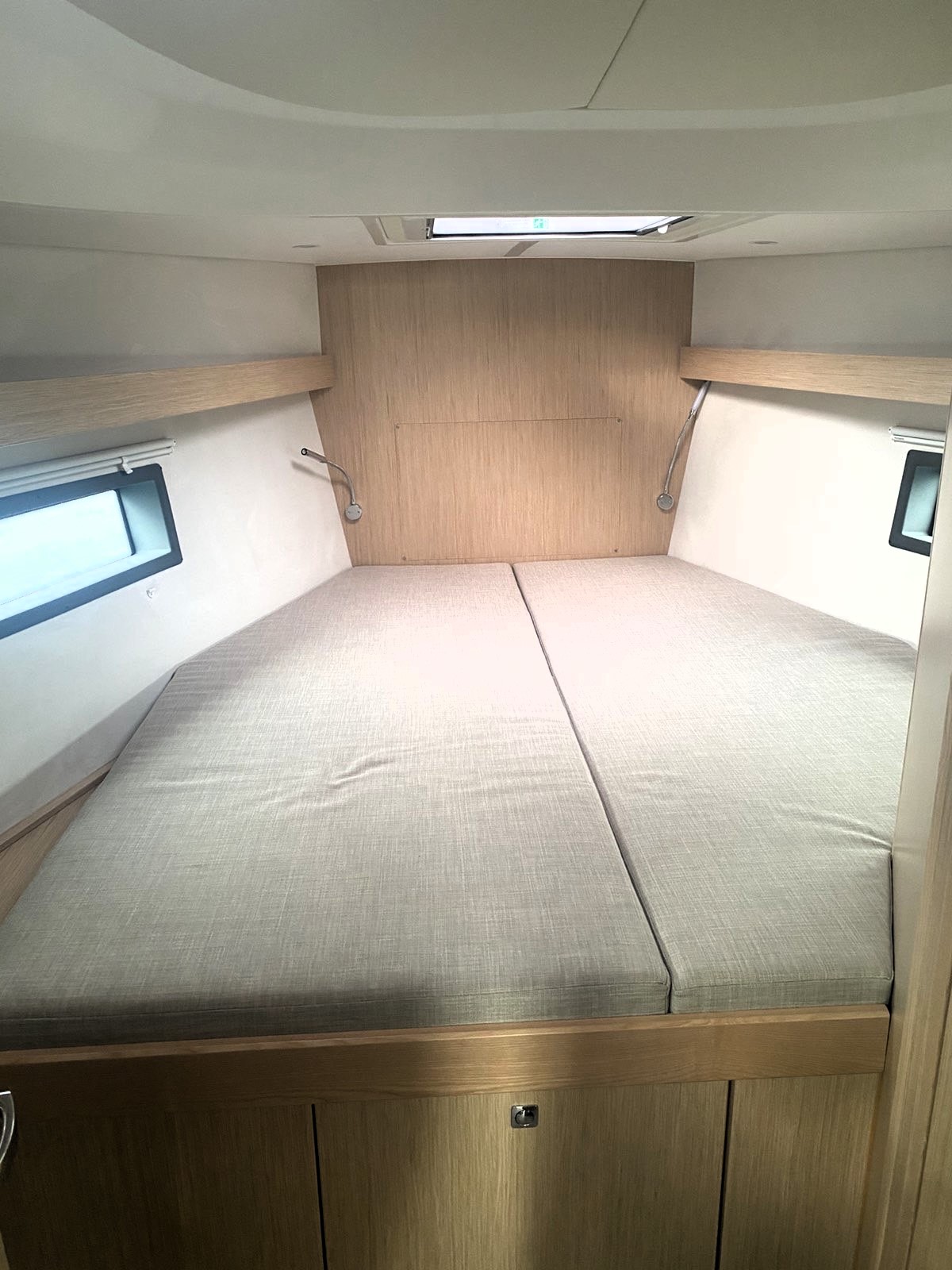 Bavaria C42 — photo 6
