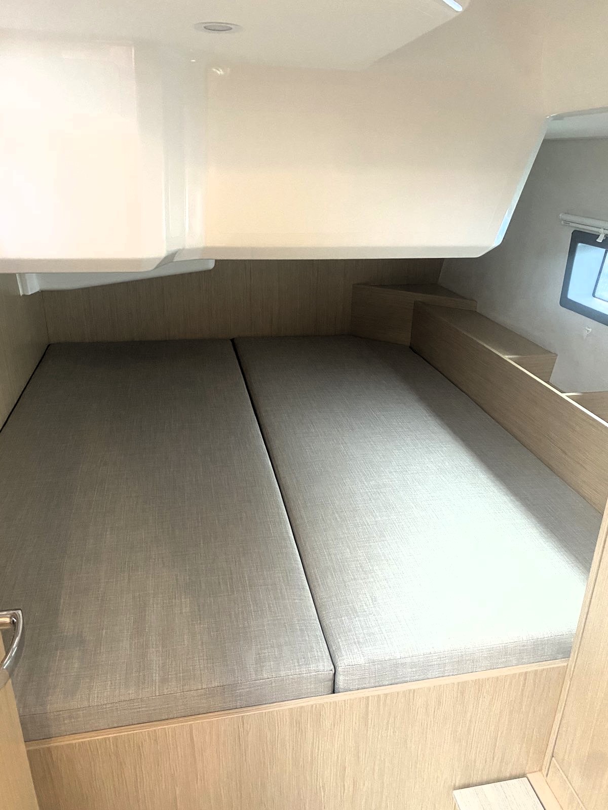 Bavaria C42 — photo 8