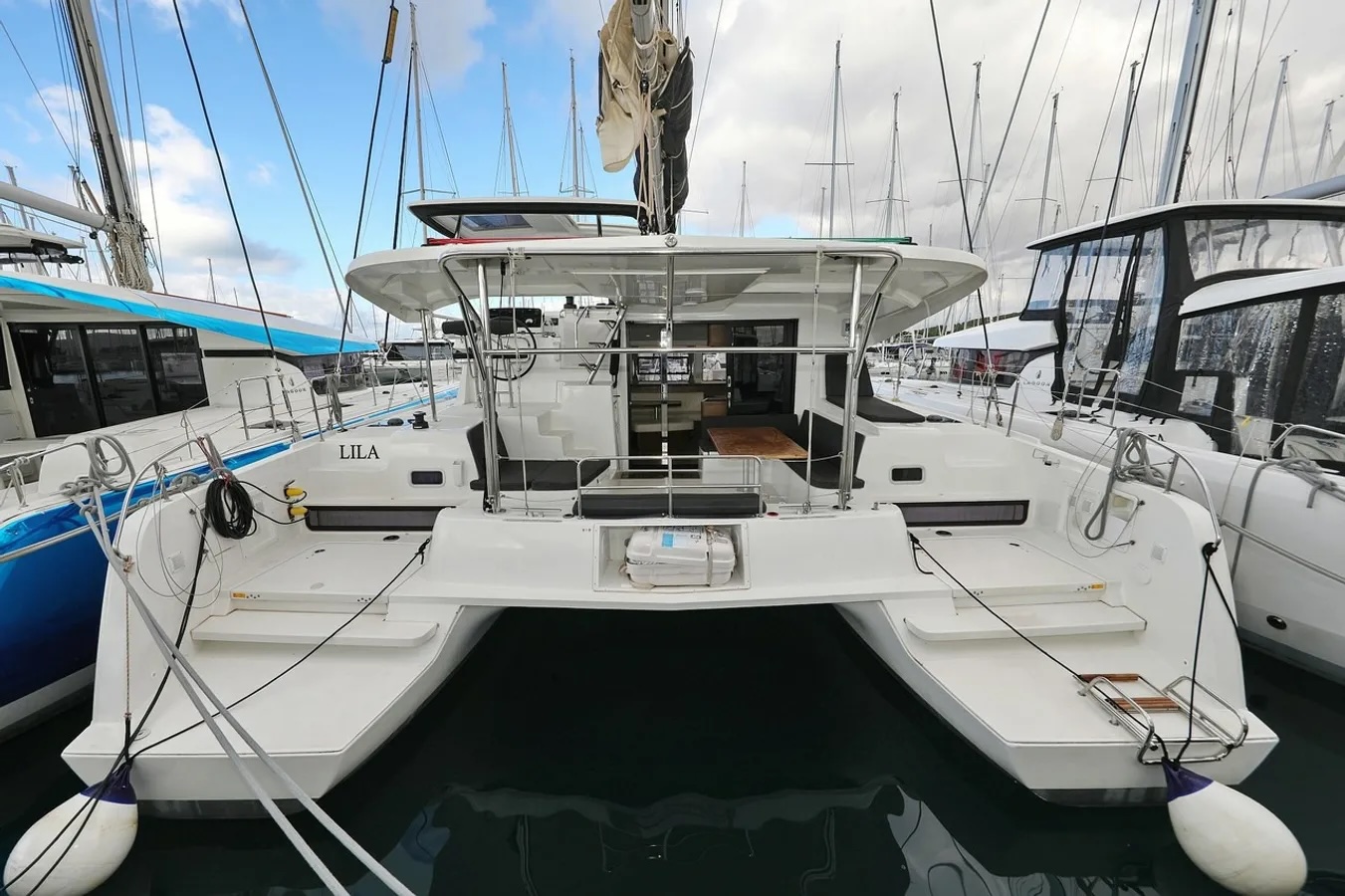 Lagoon 42 - 4 + 2 cab. — photo 1
