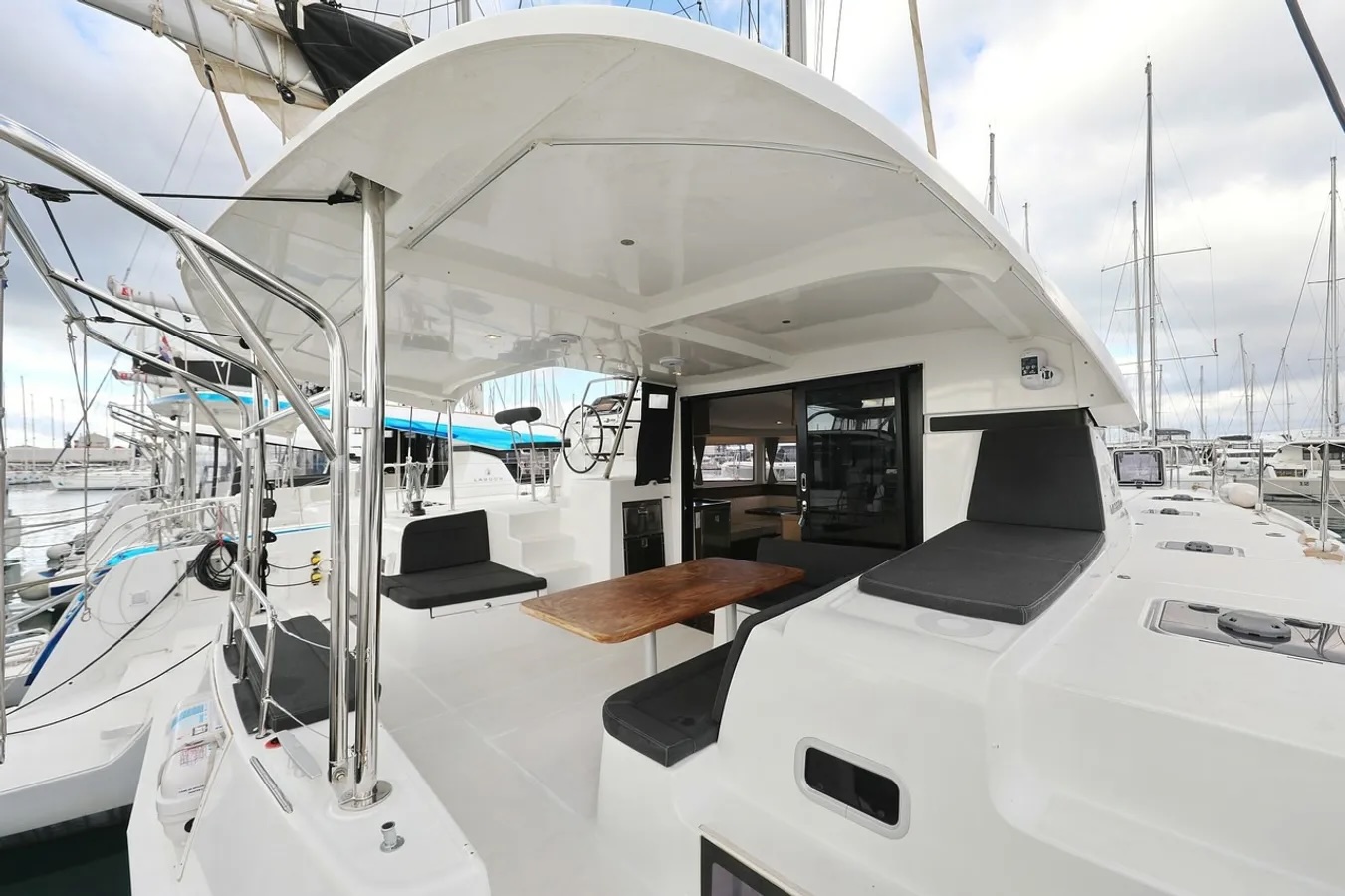 Lagoon 42 - 4 + 2 cab. — photo 3