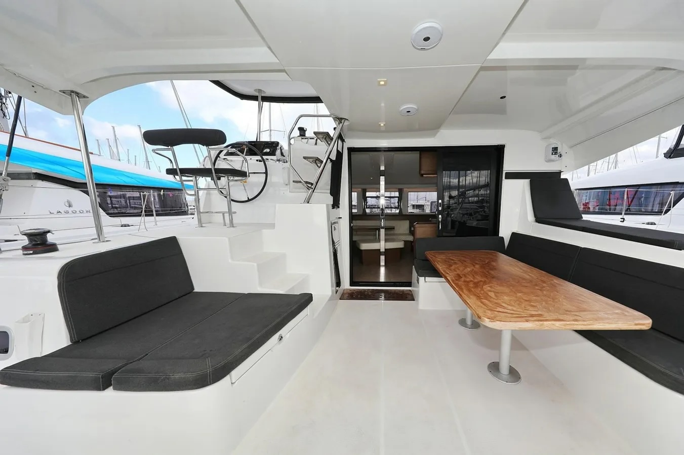 Lagoon 42 - 4 + 2 cab. — photo 4