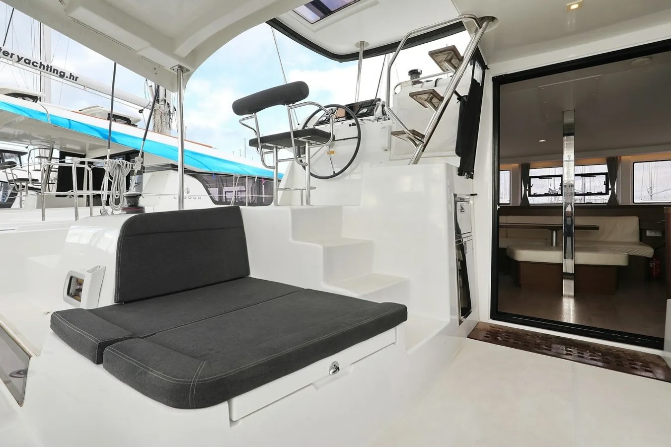 Lagoon 42 - 4 + 2 cab. — photo 5