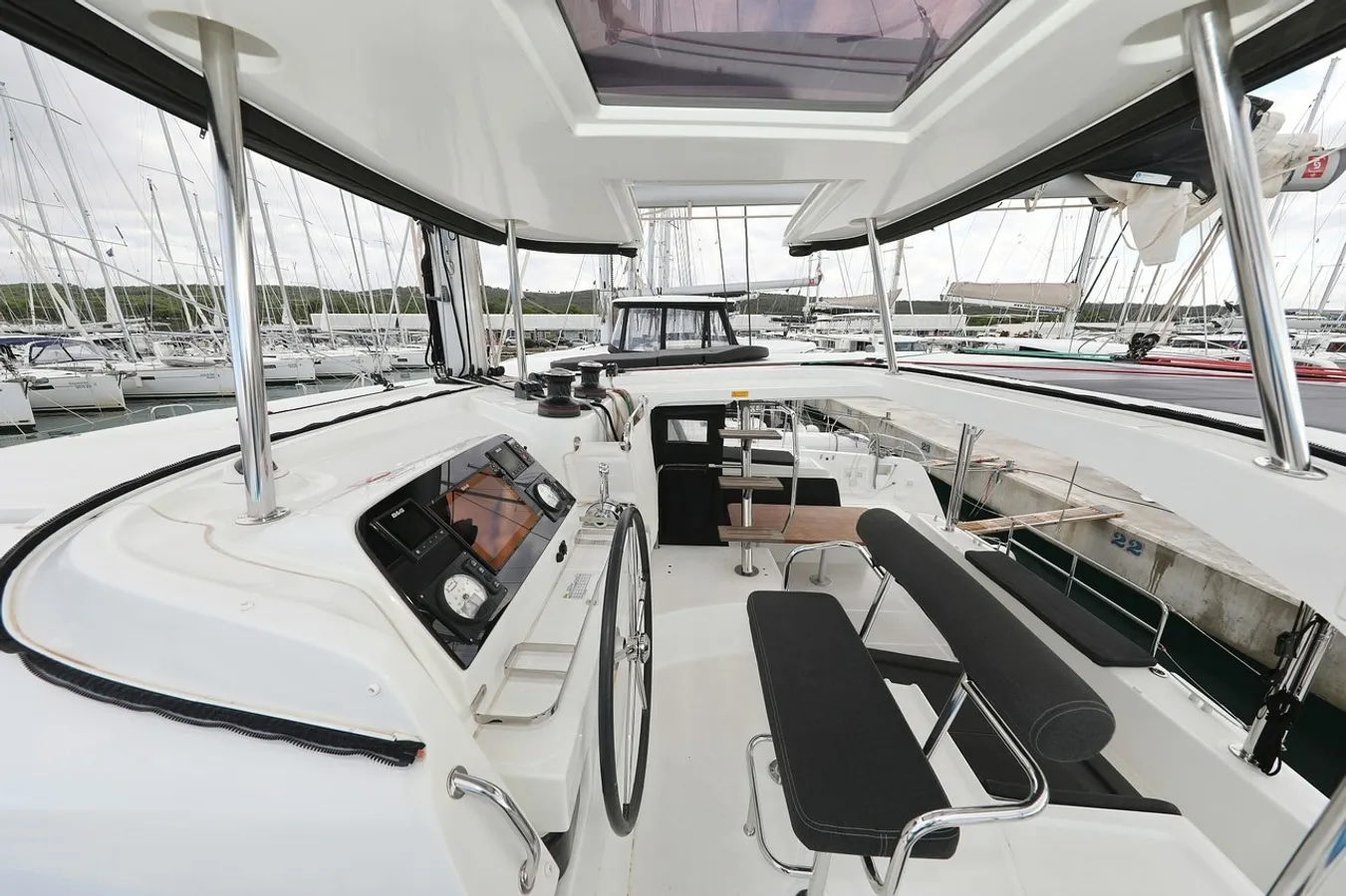 Lagoon 42 - 4 + 2 cab. — photo 6