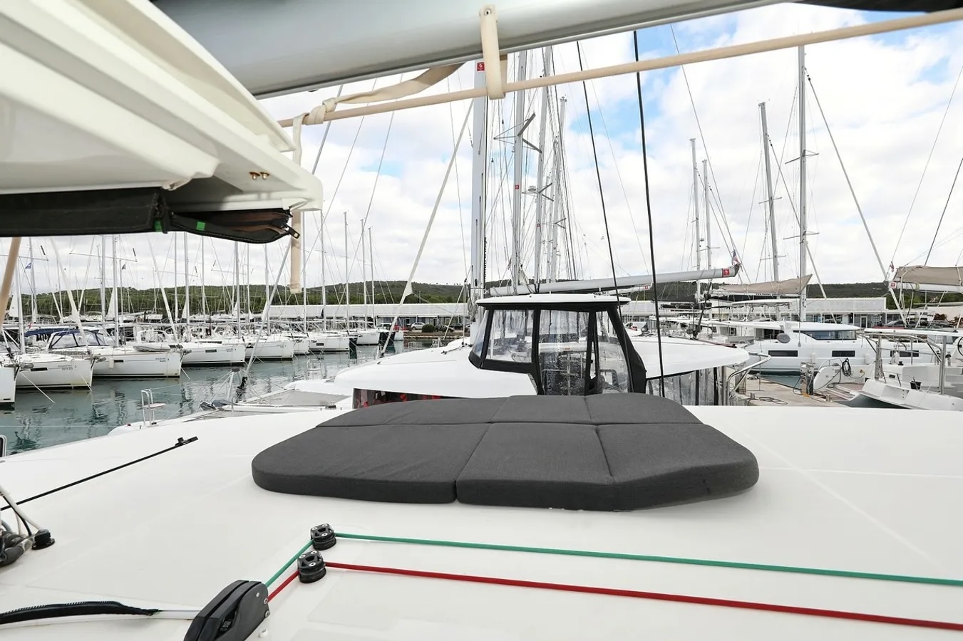 Lagoon 42 - 4 + 2 cab. — photo 8