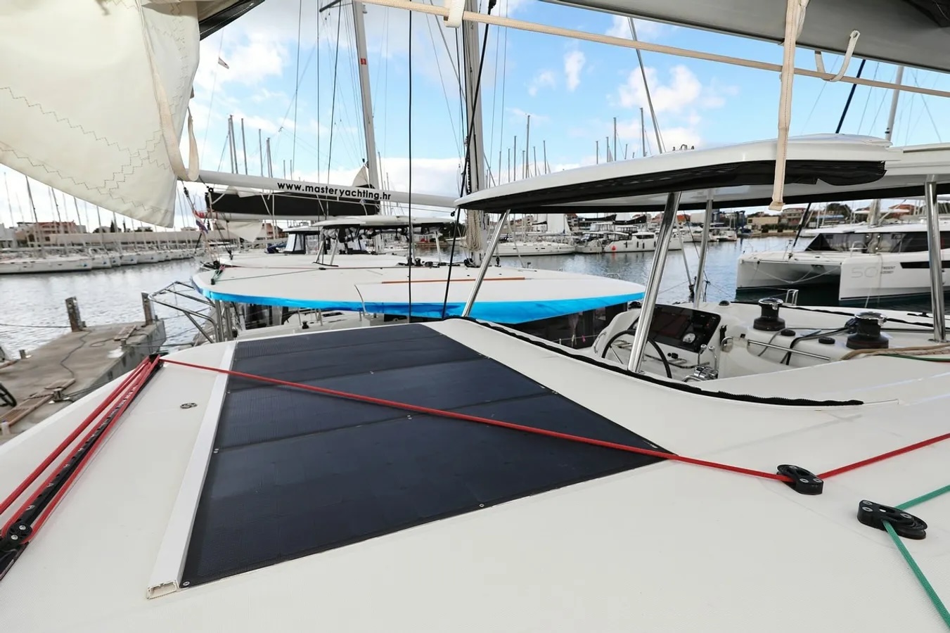 Lagoon 42 - 4 + 2 cab. — photo 12