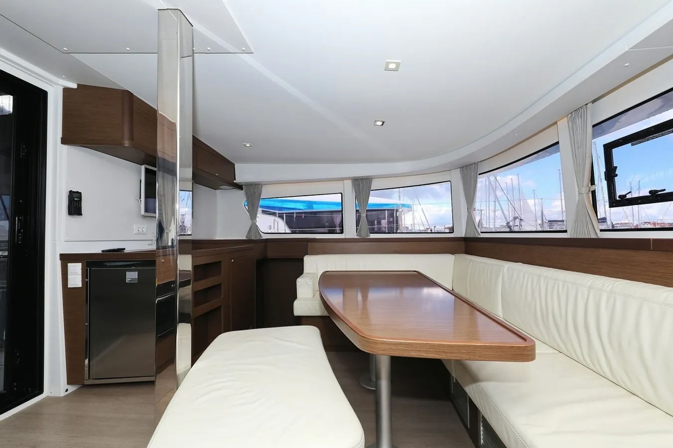 Lagoon 42 - 4 + 2 cab. — photo 19