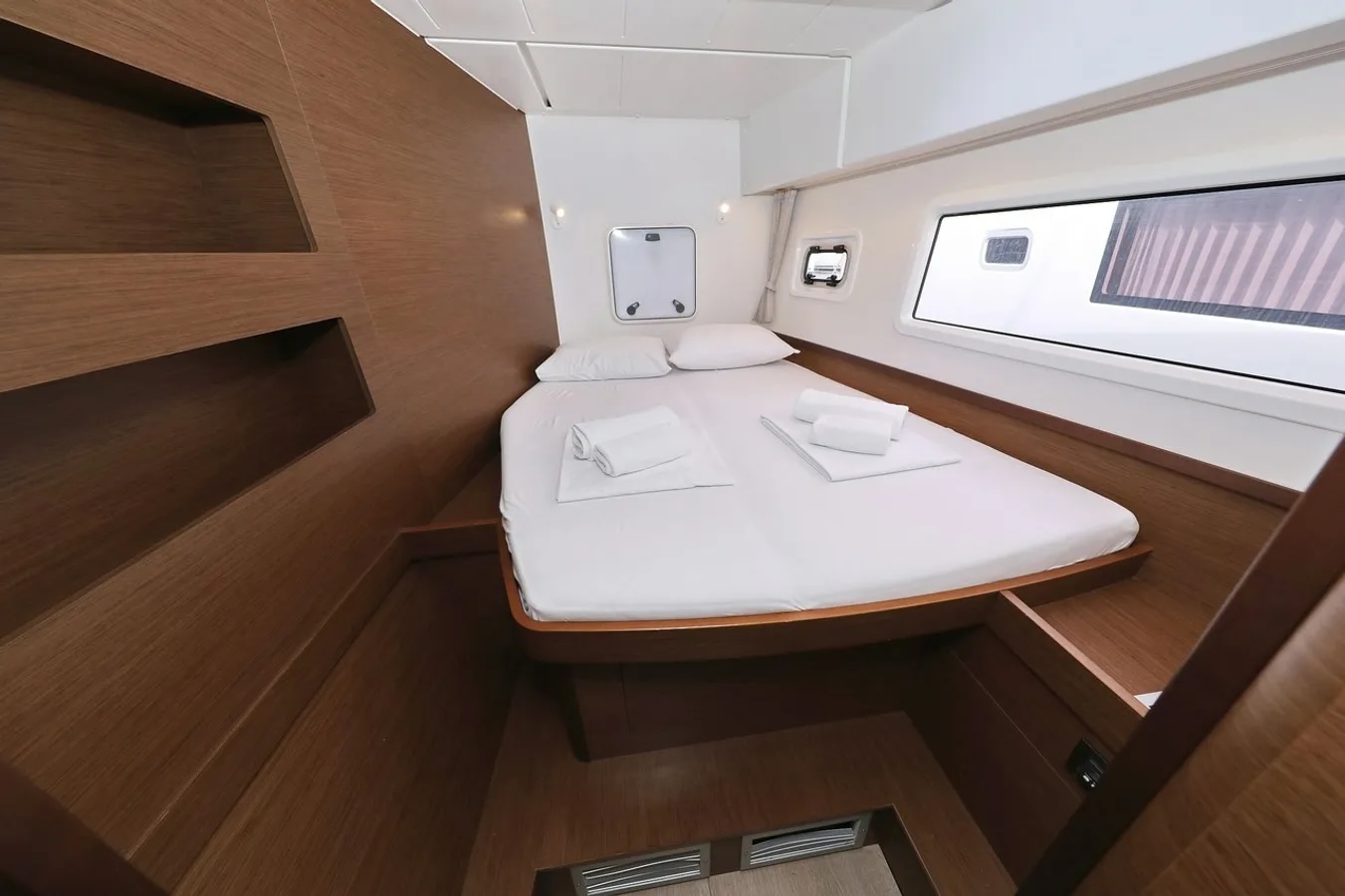 Lagoon 42 - 4 + 2 cab. — photo 22