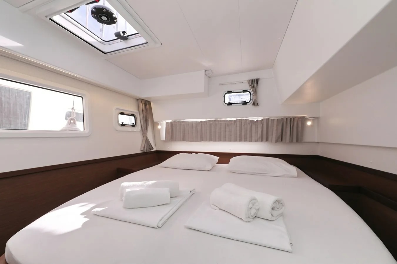 Lagoon 42 - 4 + 2 cab. — photo 24