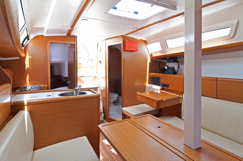 Sun Odyssey 33i - 2 cab. — photo 8