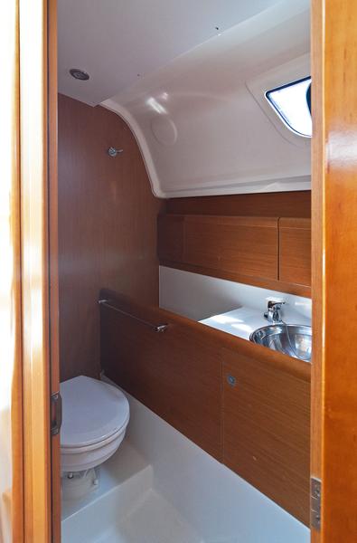 Sun Odyssey 33i - 2 cab. — photo 12