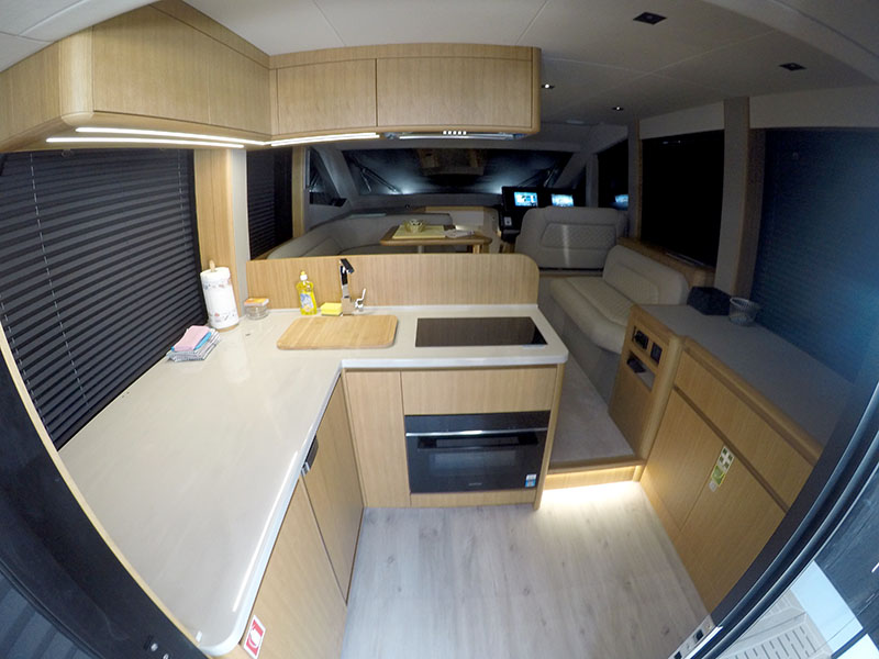 Galeon 480 Fly — photo 8