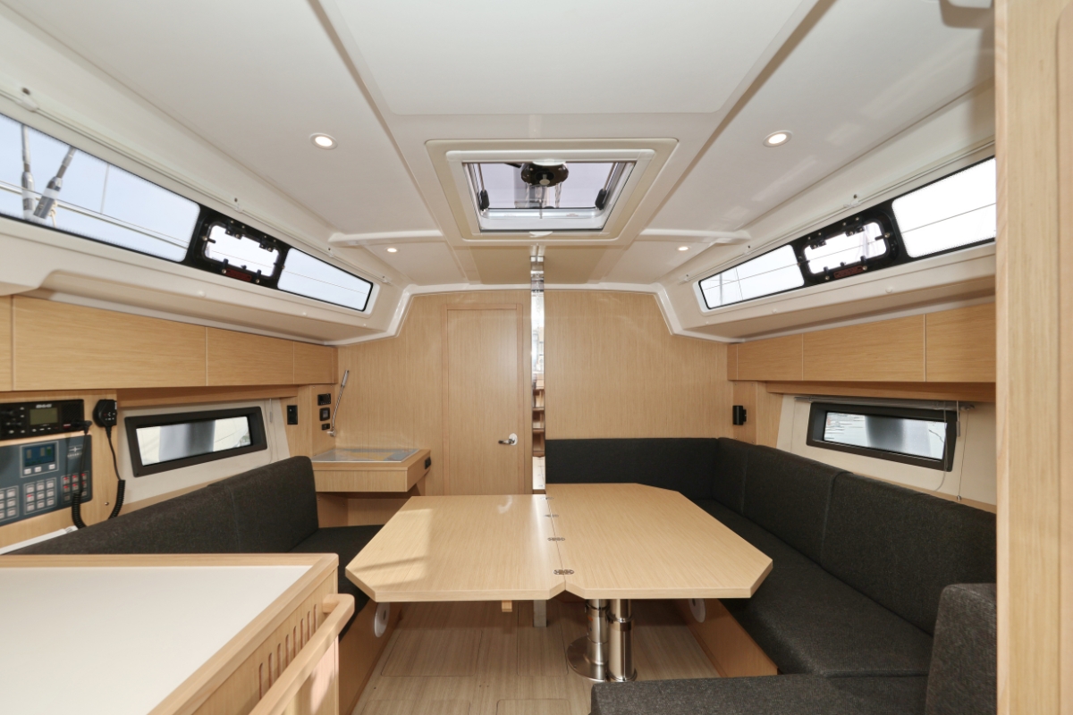 Bavaria C38 — photo 11