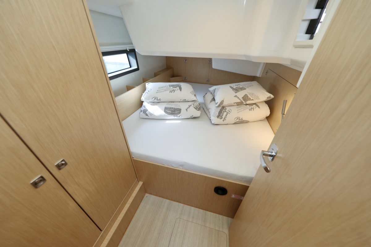 Bavaria C38 — photo 14