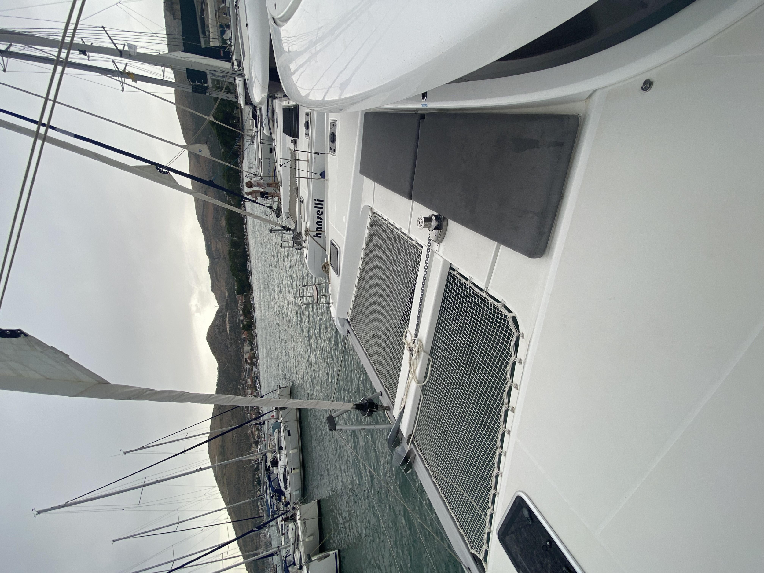 Lagoon 42 - 4 + 1 cab. — photo 4