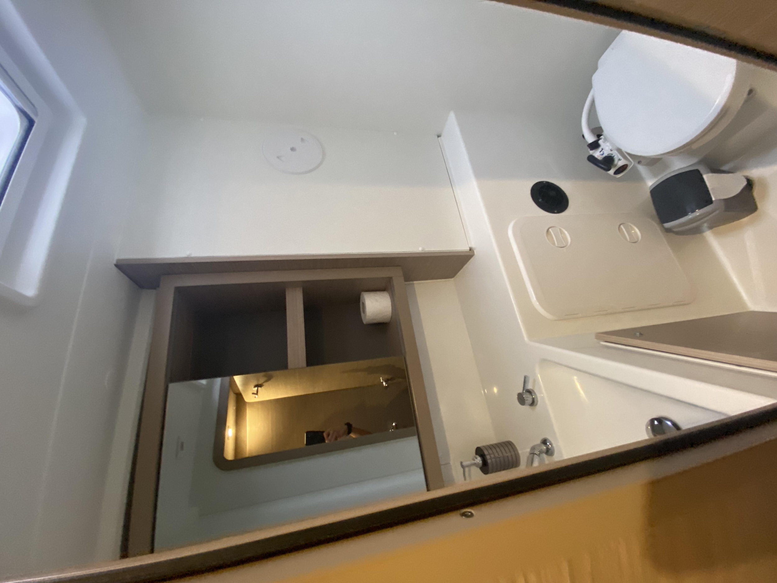 Lagoon 42 - 4 + 1 cab. — photo 22