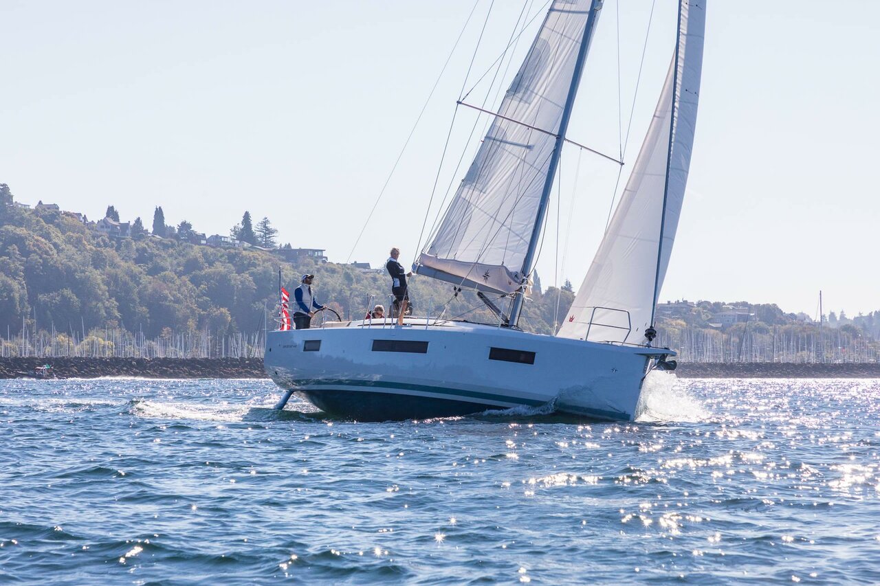 Sun Odyssey 440 - 4 cab. — photo 1