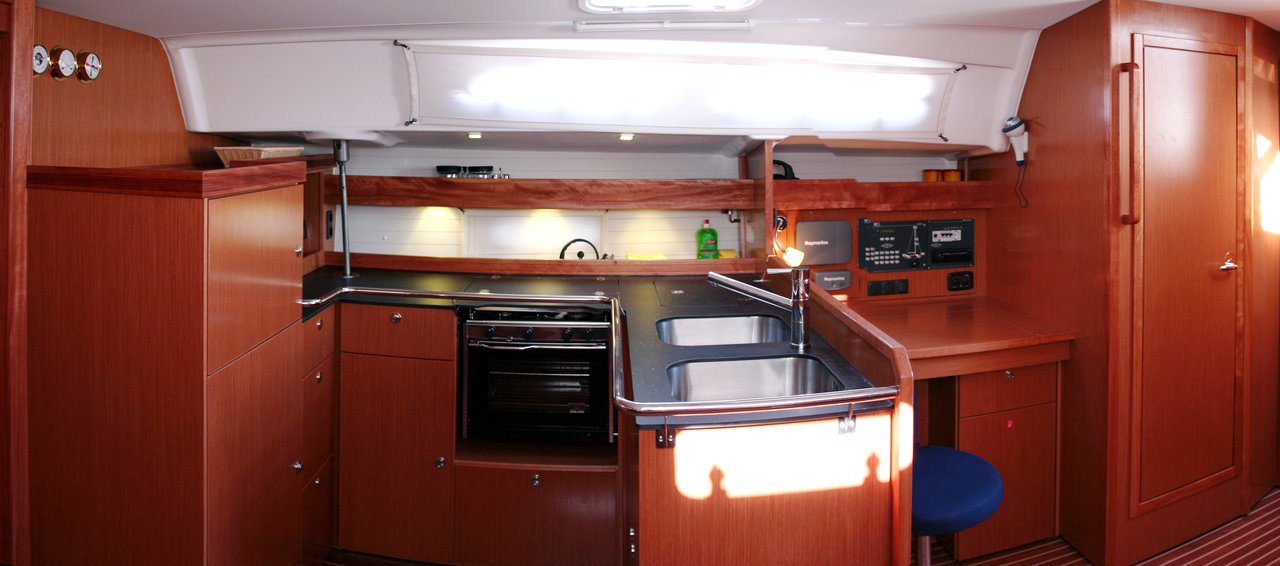 Bavaria 51 Cruiser — photo 6