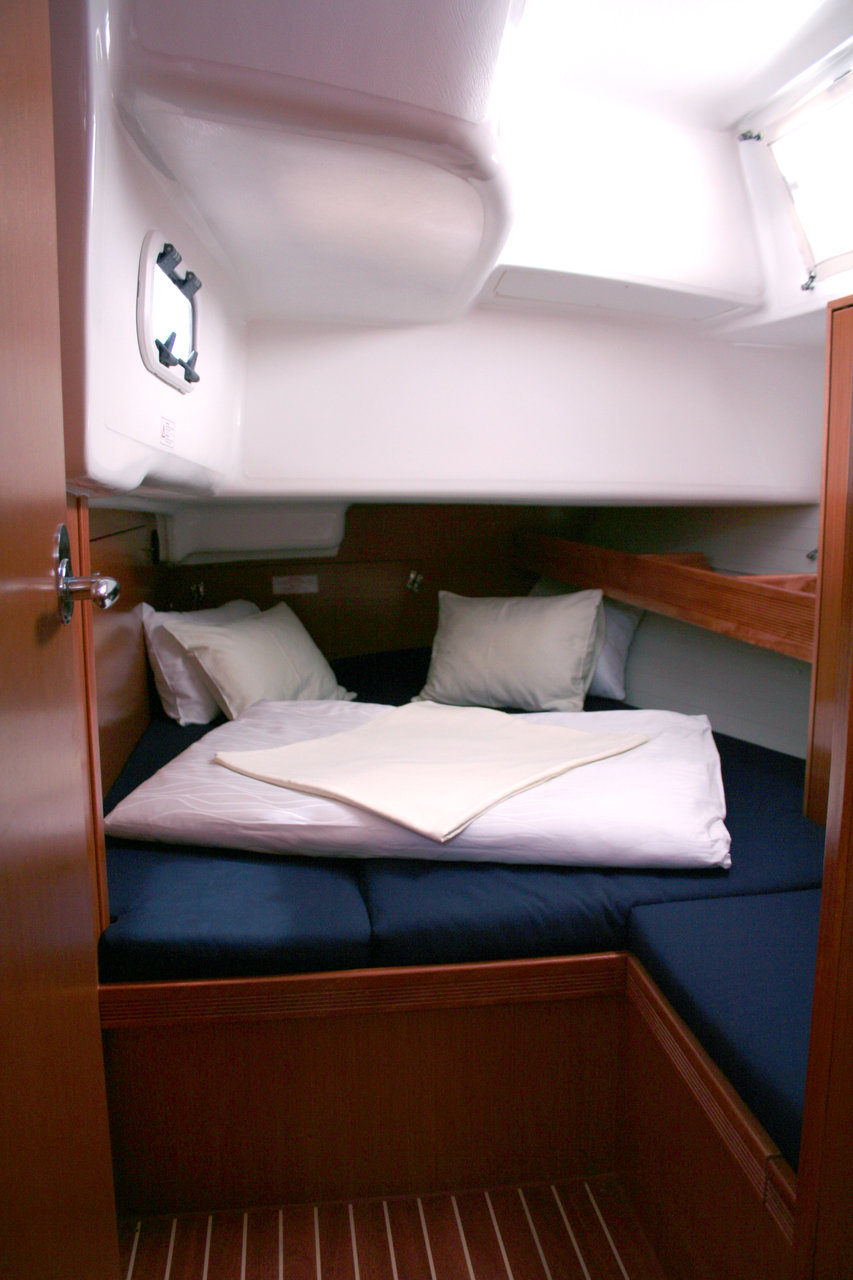 Bavaria 51 Cruiser — photo 8