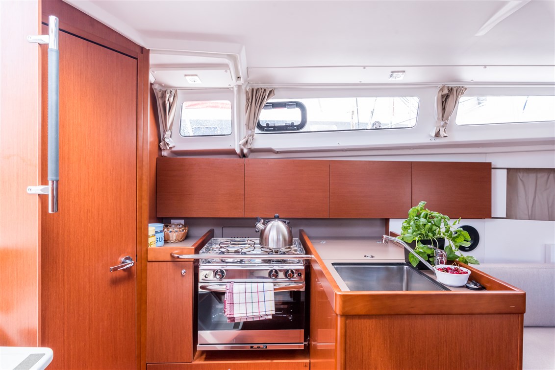 Oceanis 35.1 — photo 7