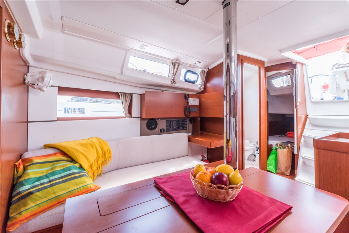 Oceanis 35.1 — photo 9