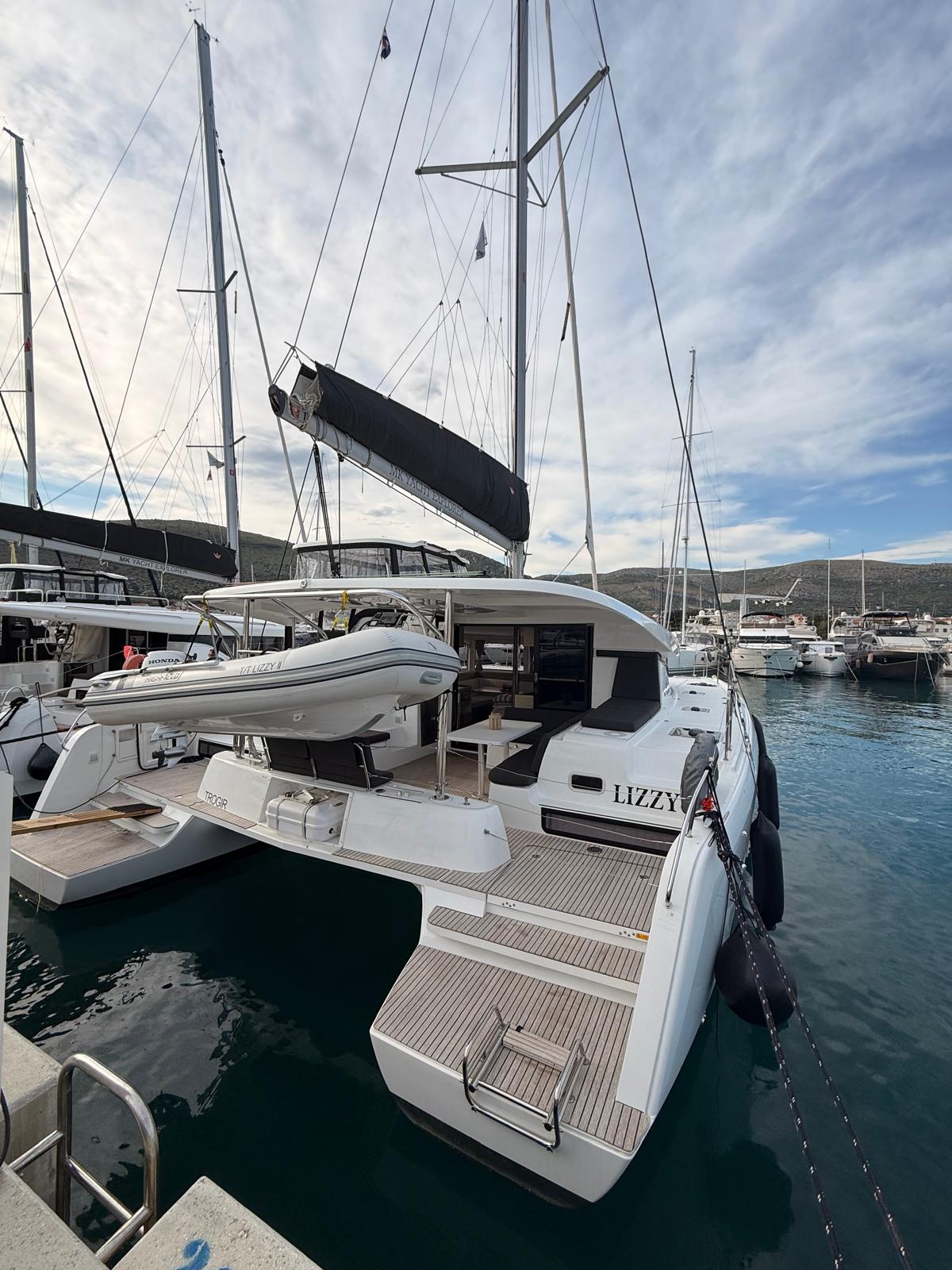 Lagoon 42 - 4 + 2 cab. — photo 14