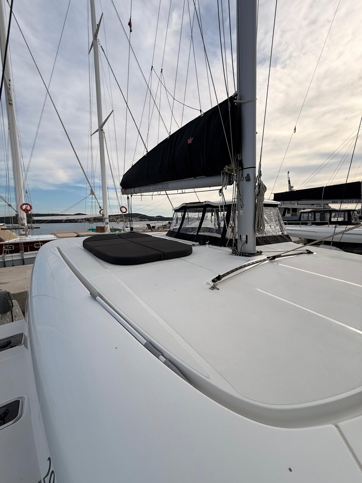 Lagoon 42 - 4 + 2 cab. — photo 16