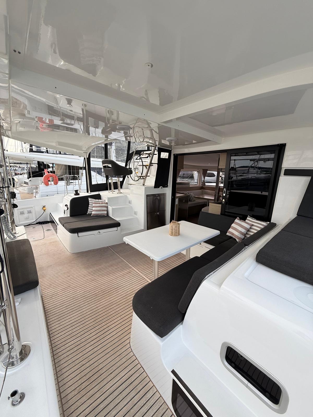 Lagoon 42 - 4 + 2 cab. — photo 2
