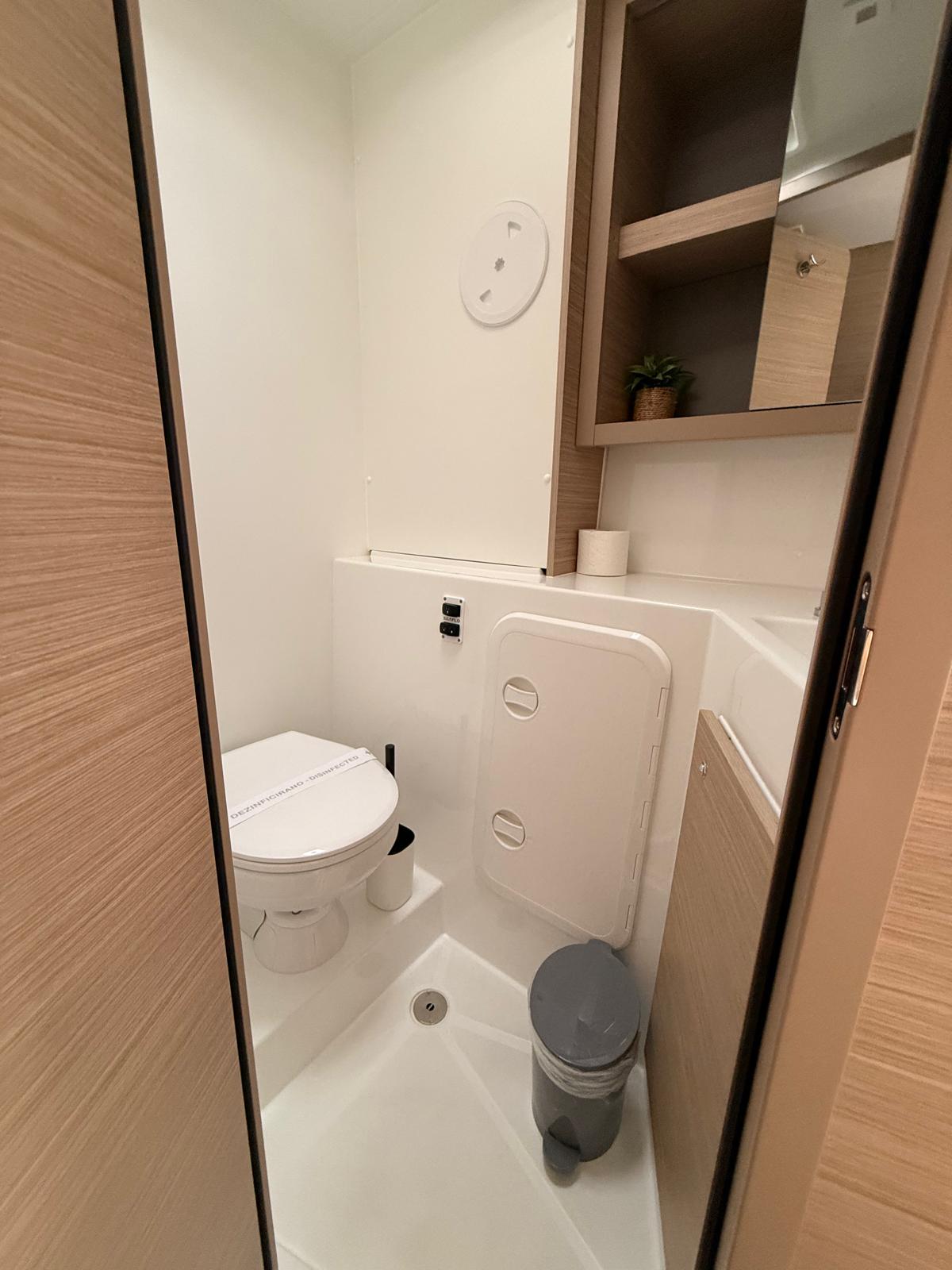 Lagoon 42 - 4 + 2 cab. — photo 9