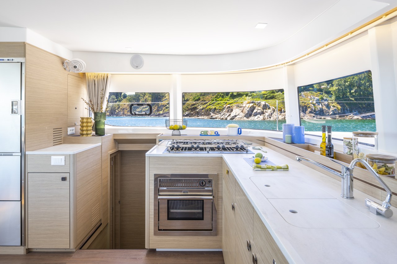 Lagoon 43 - 4 + 2 cab. — photo 16