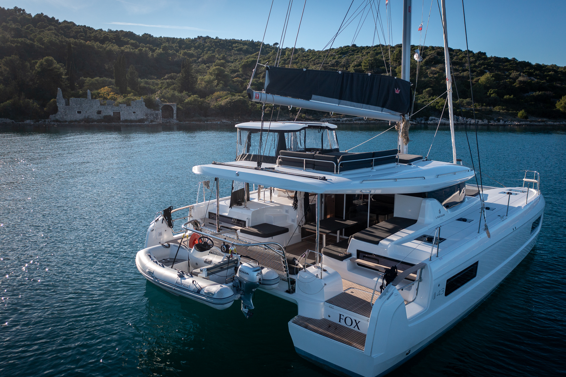 Lagoon 43 - 4 + 2 cab. — photo 8