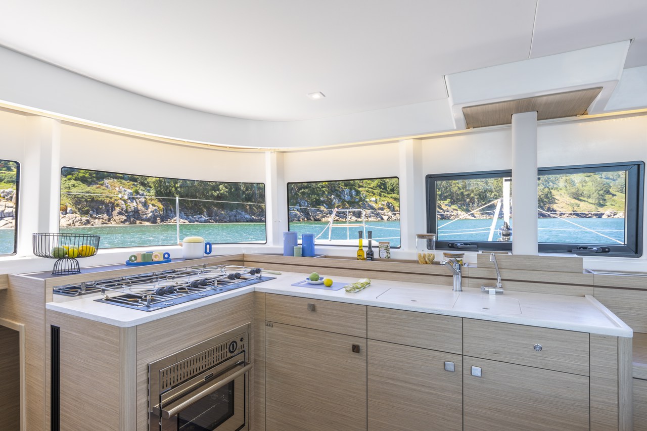 Lagoon 43 - 4 + 2 cab. — photo 13