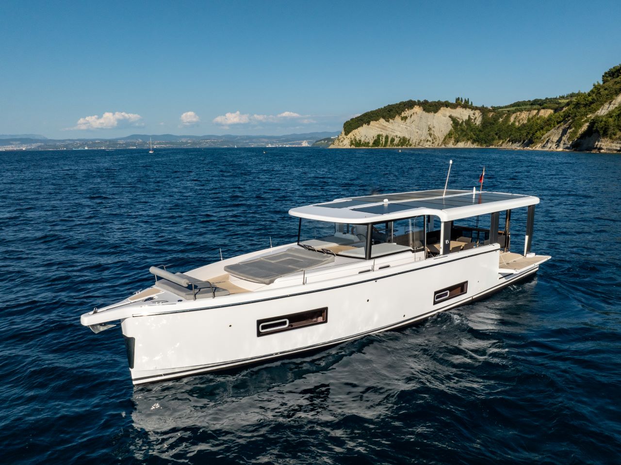 Island Cruising Boat - 4 + 1 cab. — photo 3