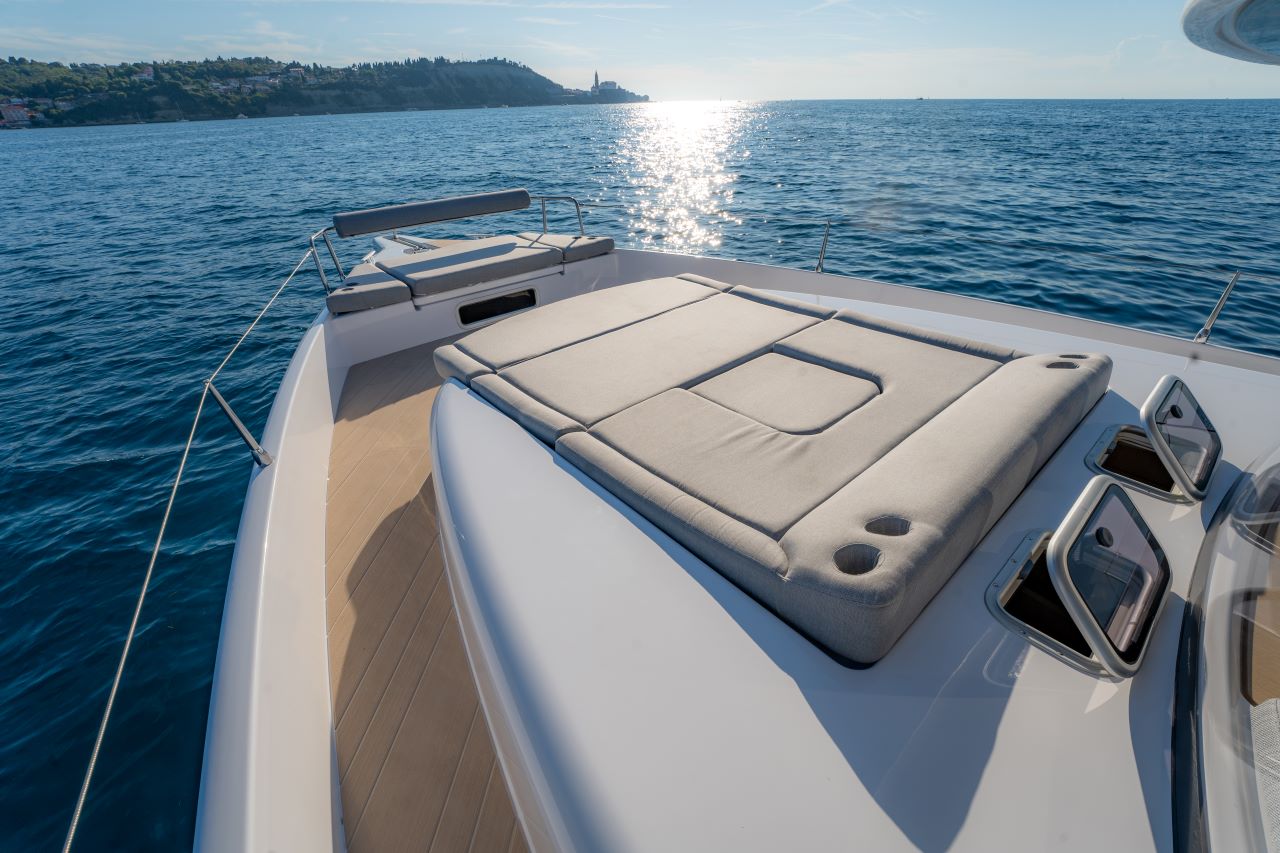 Island Cruising Boat - 4 + 1 cab. — photo 8