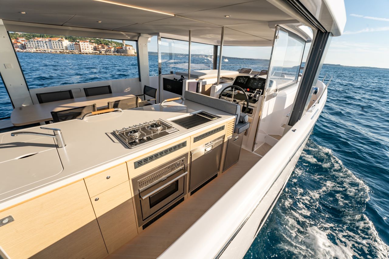 Island Cruising Boat - 4 + 1 cab. — photo 11