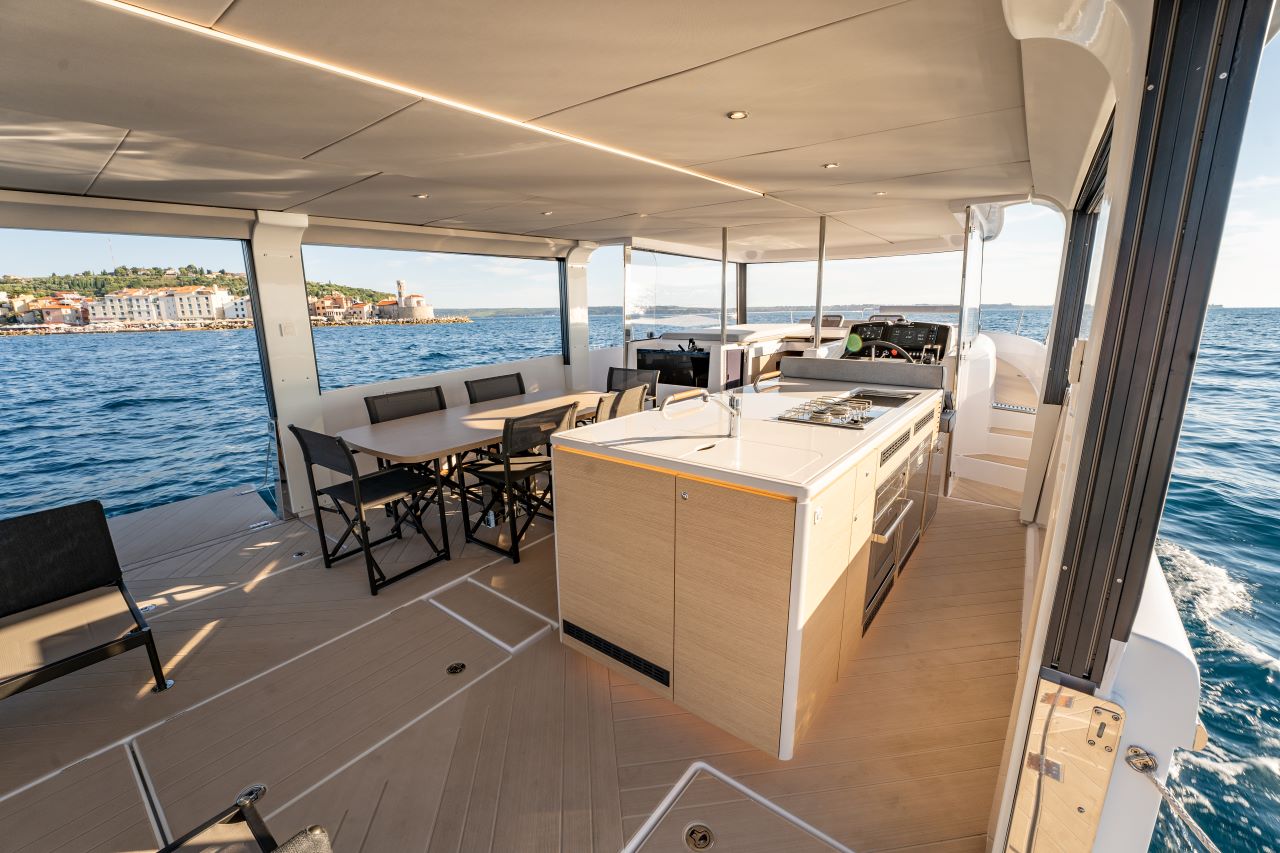 Island Cruising Boat - 4 + 1 cab. — photo 12