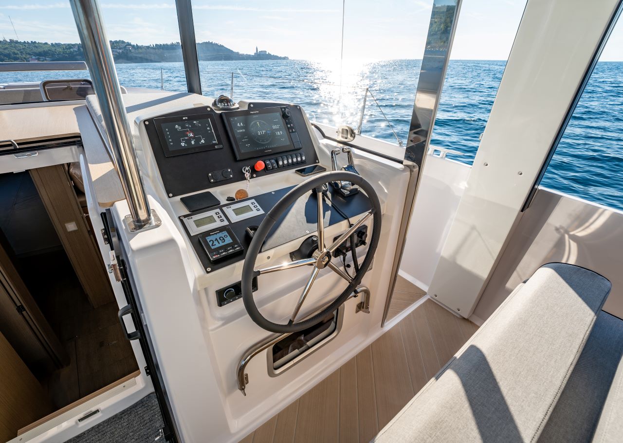 Island Cruising Boat - 4 + 1 cab. — photo 19