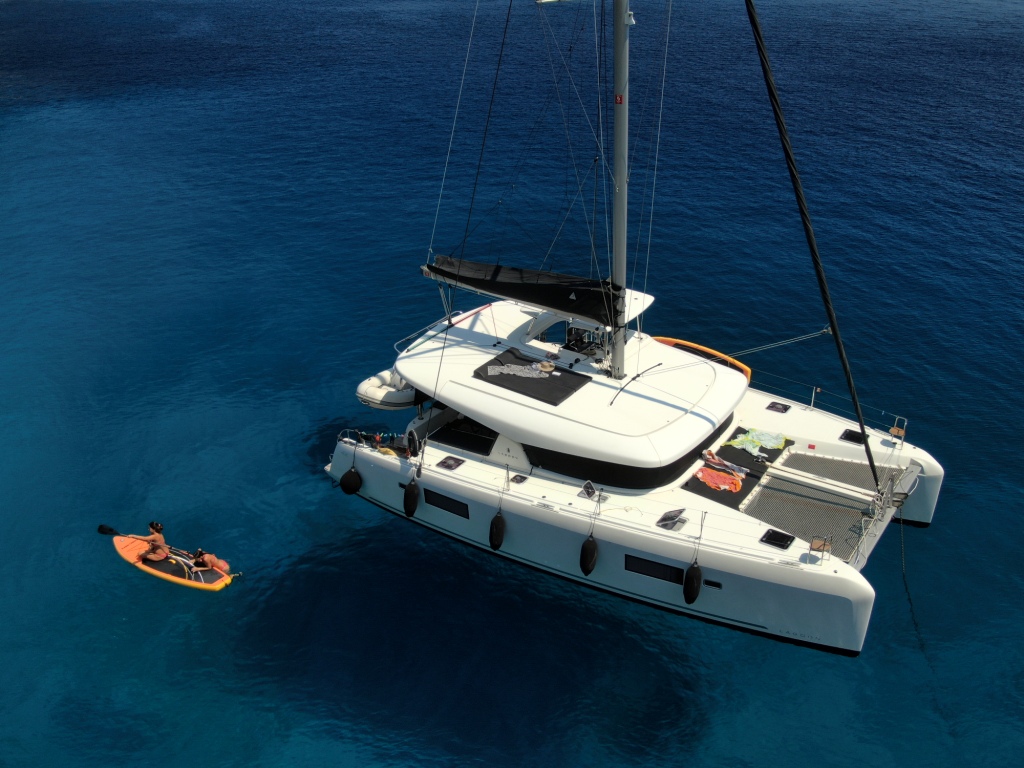 Lagoon 42 - 4 + 1 cab. — photo 1