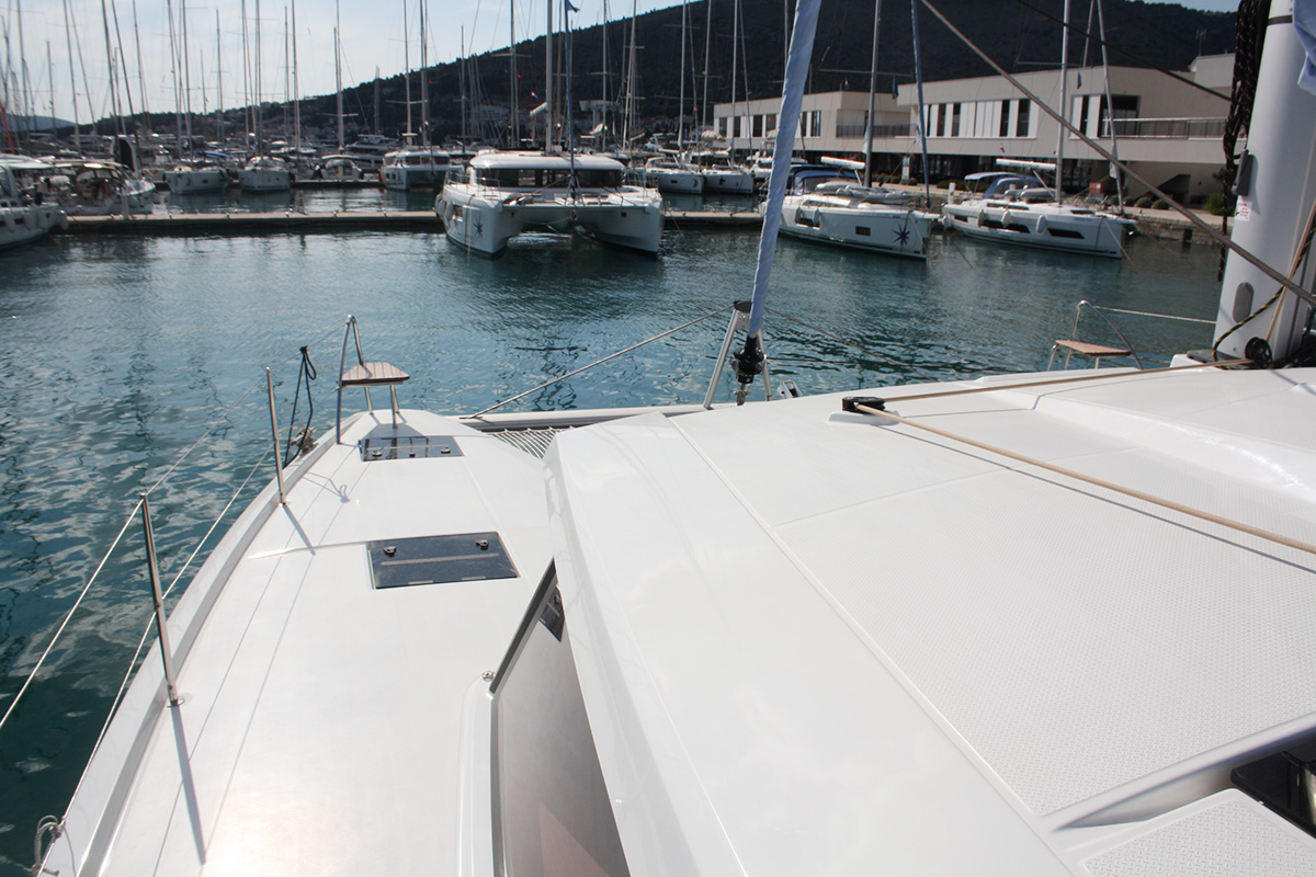 Fountaine Pajot Astrea 42 — photo 9