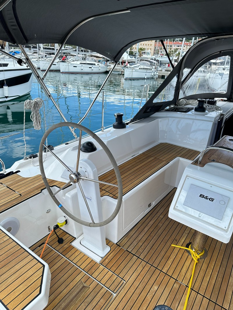 Bavaria C38 — photo 5