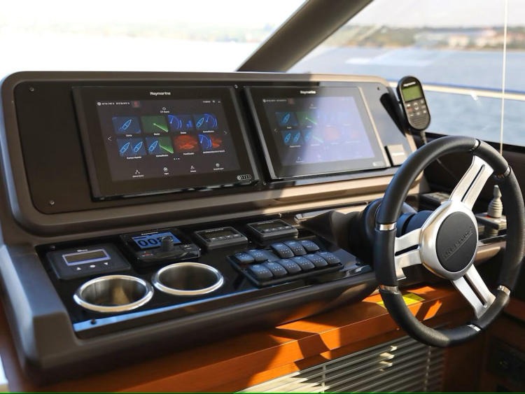 Prestige 520 Flybridge - 3 + 1 cab. — photo 5