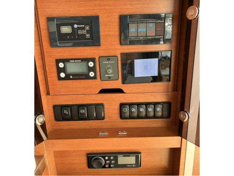 Prestige 520 Flybridge - 3 + 1 cab. — photo 7