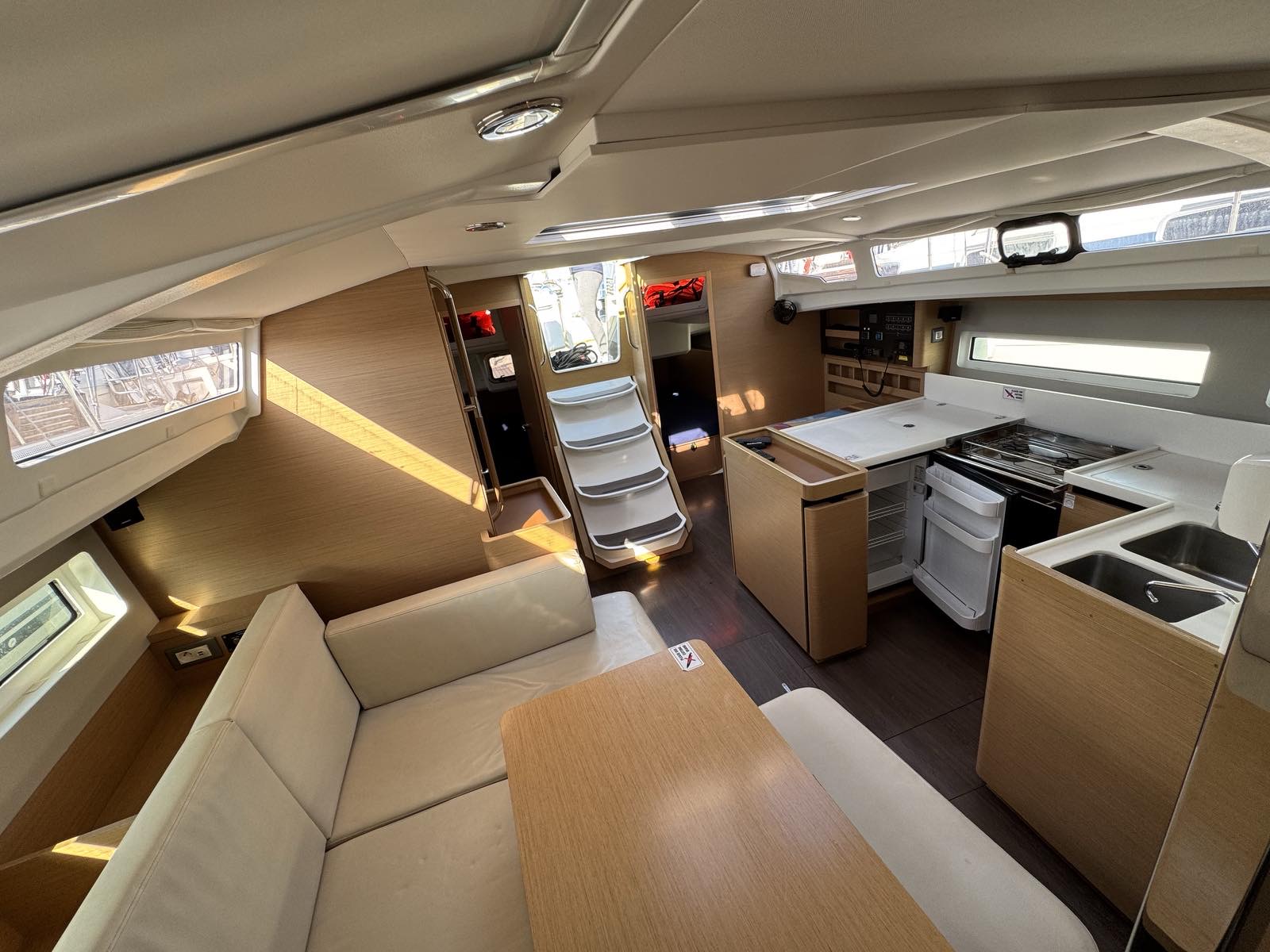 Sun Odyssey 440 - 4 cab. — photo 8