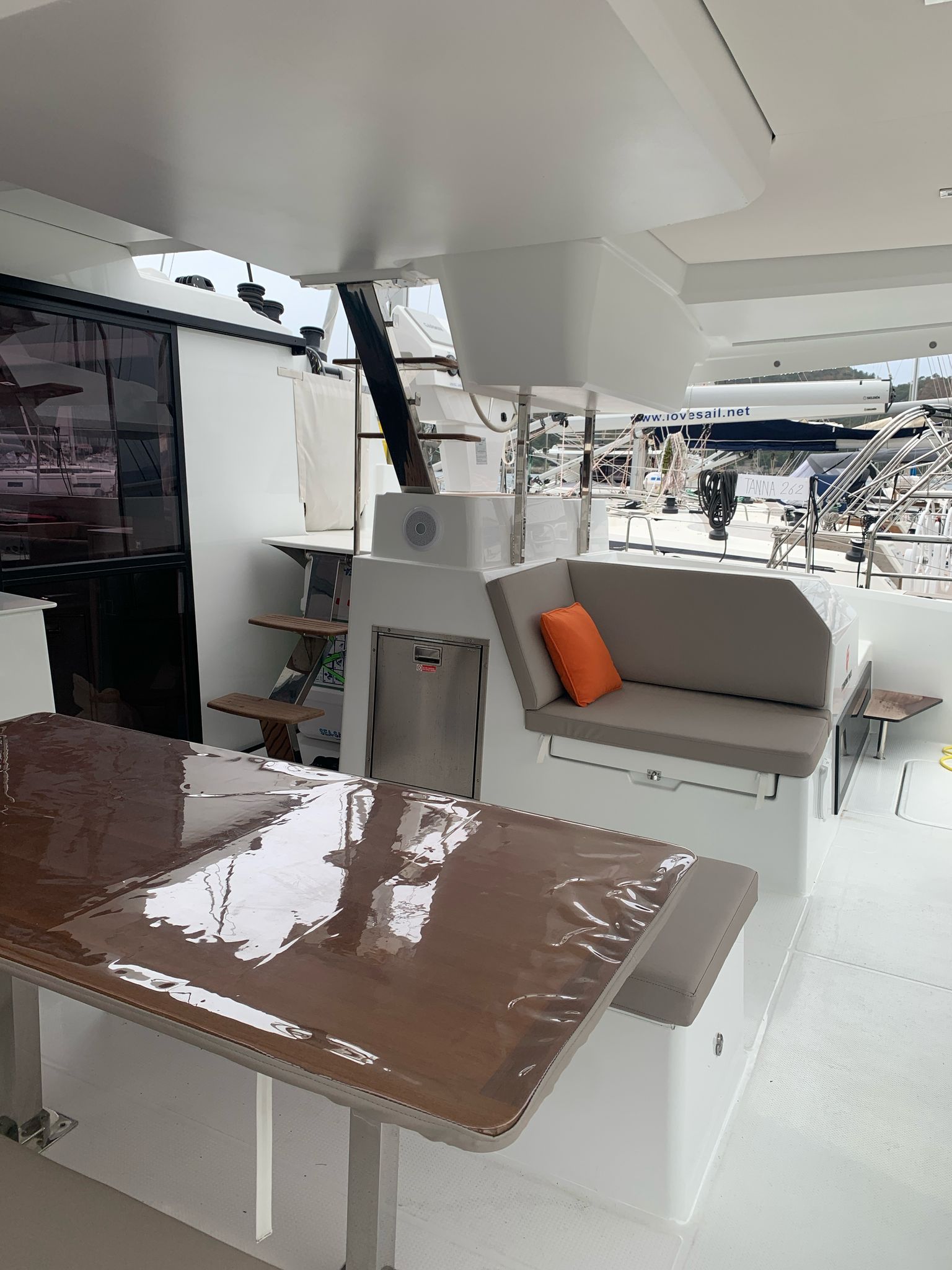 Fountaine Pajot Tanna 47 - 5 + 1 cab. — photo 12